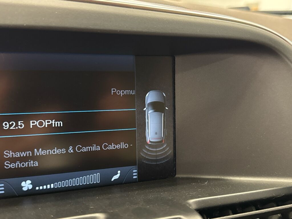 Volvo XC60 2012 Musta
