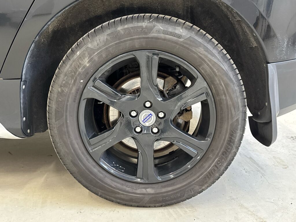 Volvo XC60 2012 Musta