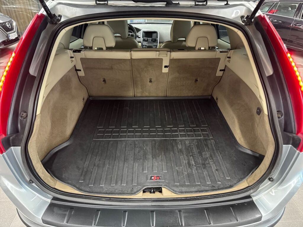 Volvo XC60 2012 Harmaa