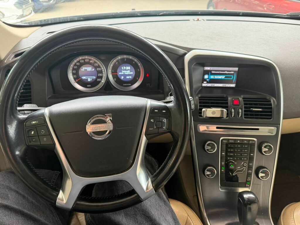 Volvo XC60 2012 Harmaa