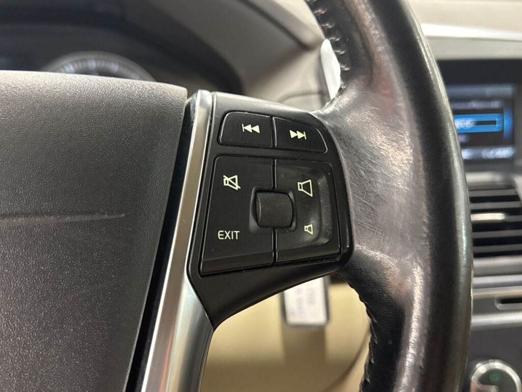 Volvo XC60 2012 Harmaa