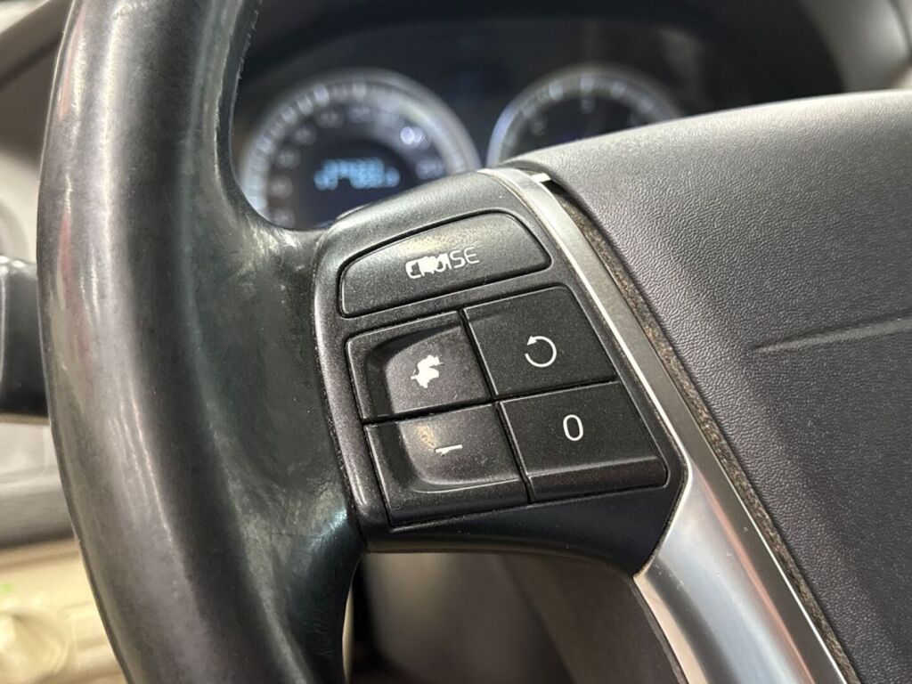 Volvo XC60 2012 Harmaa