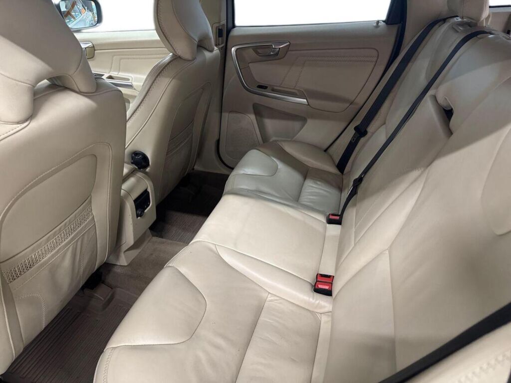 Volvo XC60 2012 Harmaa