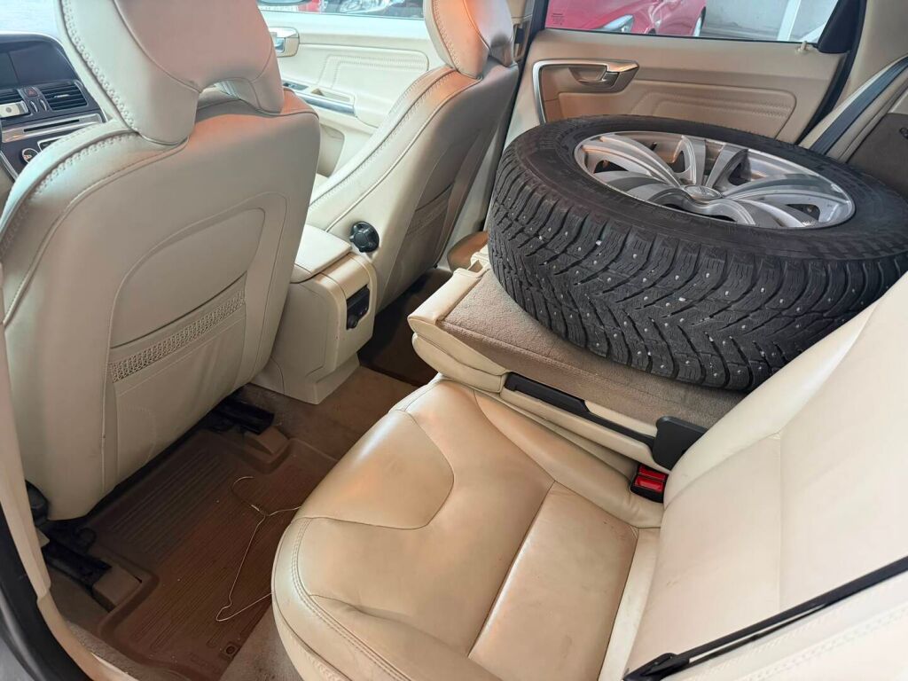 Volvo XC60 2012 Harmaa