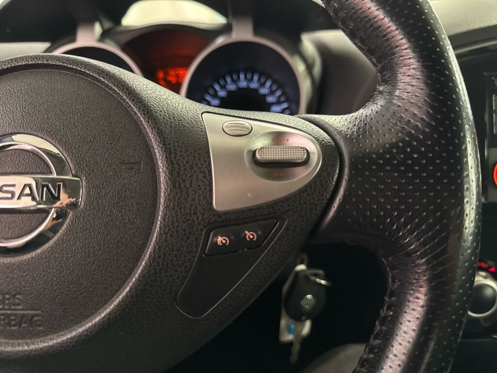 Nissan Juke 2012 Musta