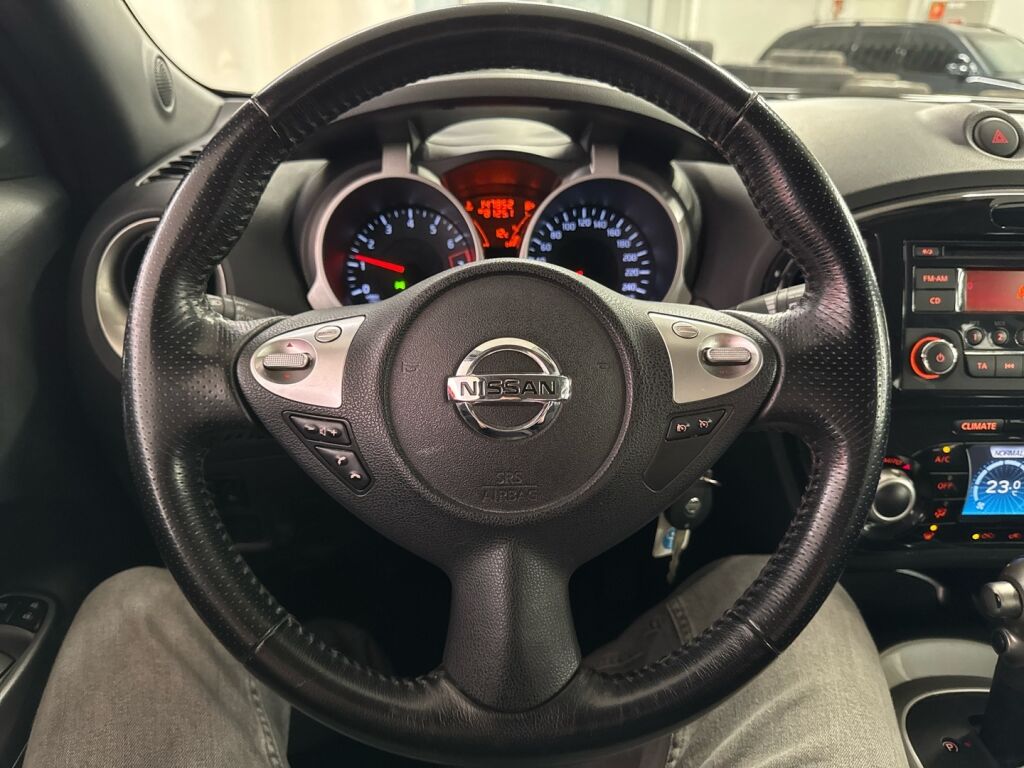 Nissan Juke 2012 Musta