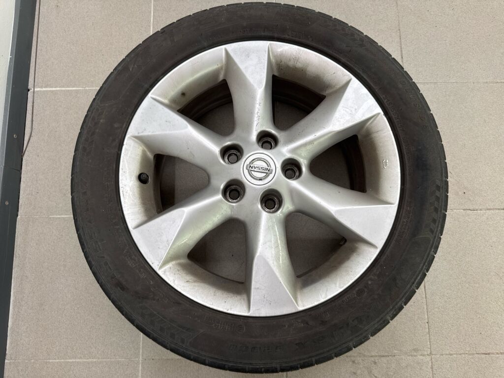 Nissan Juke 2012 Musta