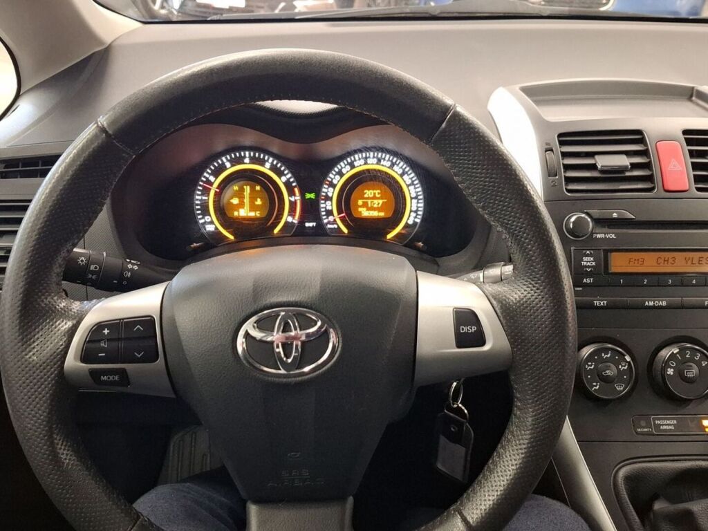 Toyota Auris 2012 Sininen
