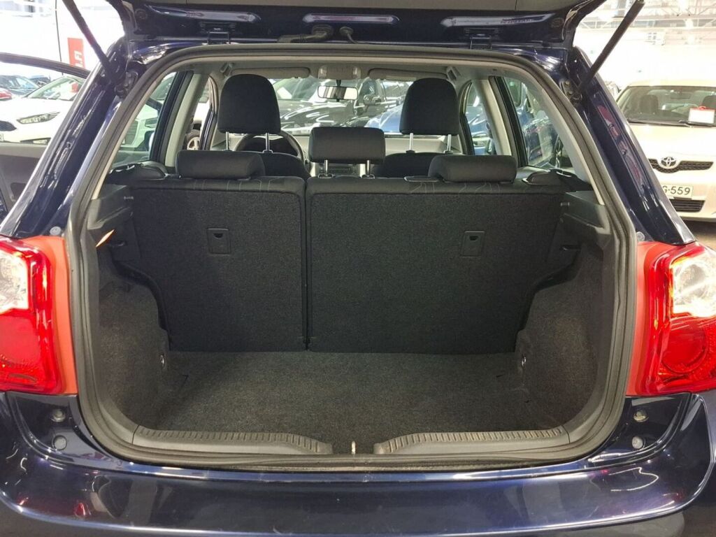 Toyota Auris 2012 Sininen