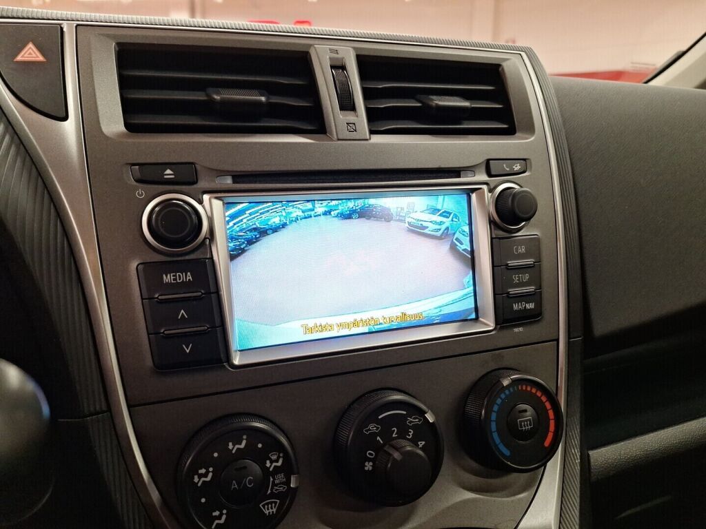 Toyota Verso-S 2012 Valkoinen