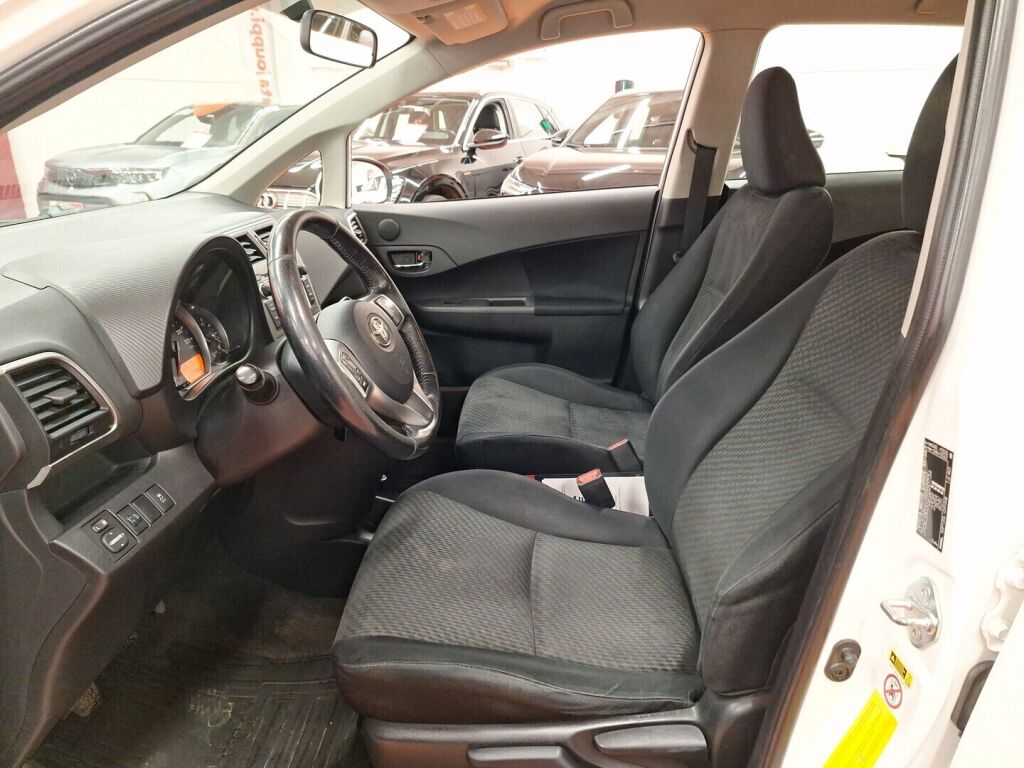 Toyota Verso-S 2012 Valkoinen