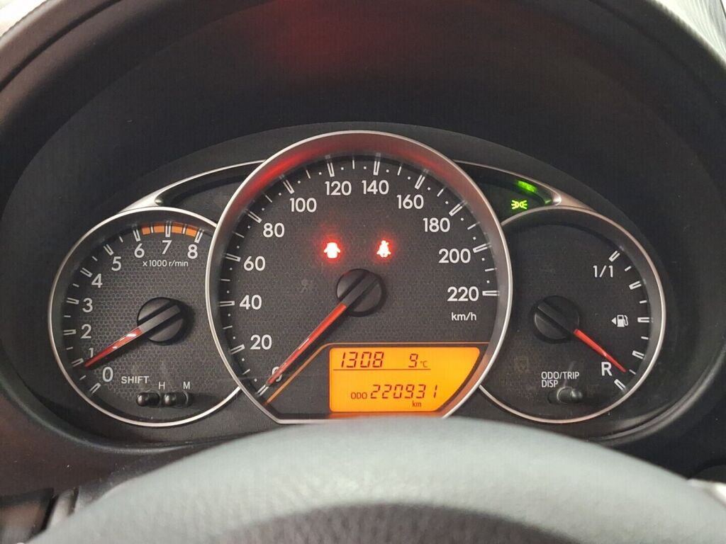 Toyota Verso-S 2012 Valkoinen