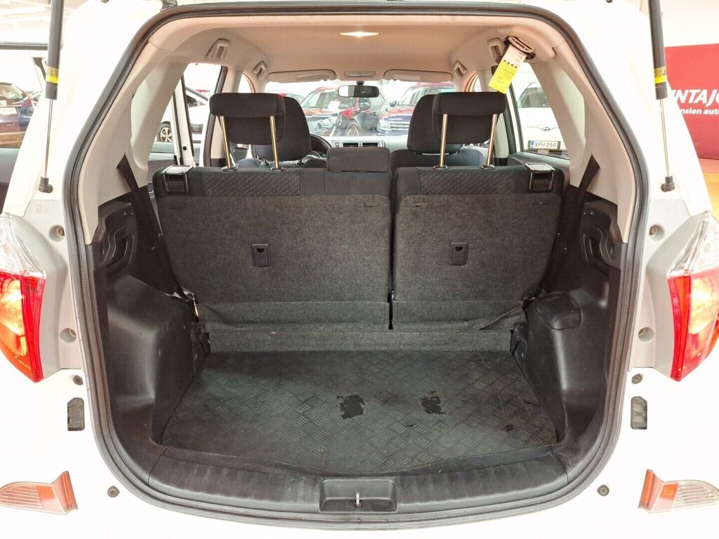 Toyota Verso-S 2012 Valkoinen