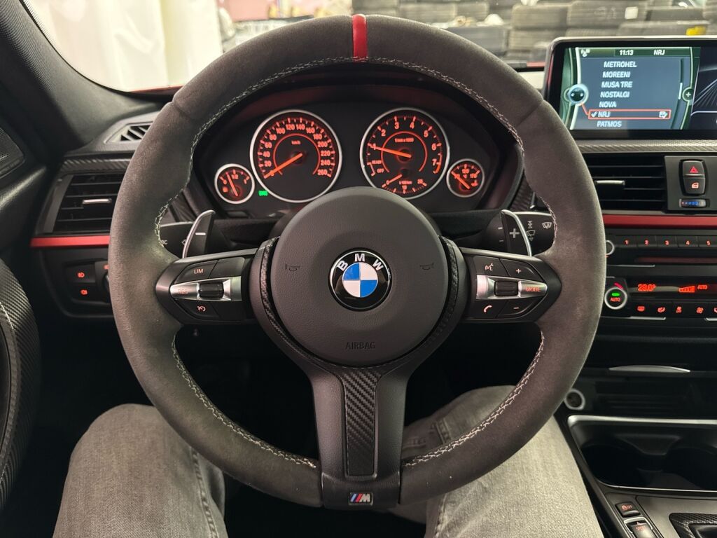 BMW 335 2013 Punainen