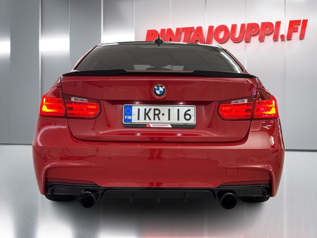 BMW 335 2013 Punainen