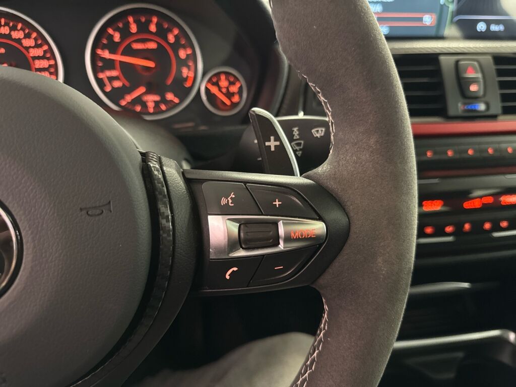 BMW 335 2013 Punainen