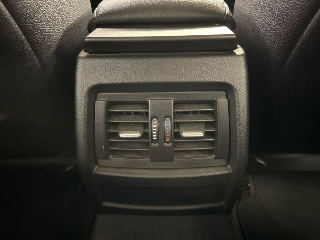 BMW 335 2013 Punainen