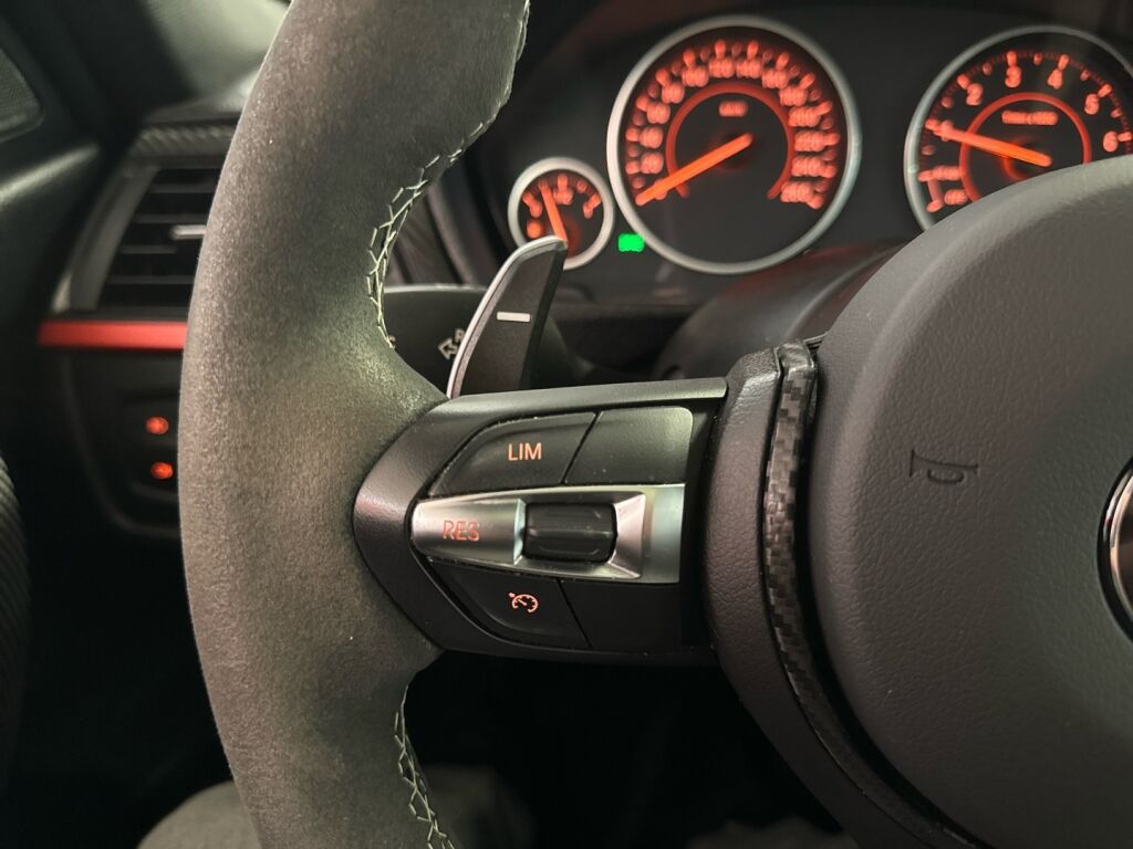 BMW 335 2013 Punainen