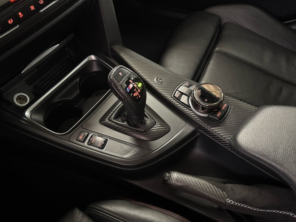 BMW 335 2013 Punainen