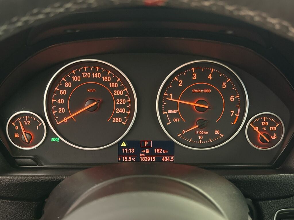 BMW 335 2013 Punainen