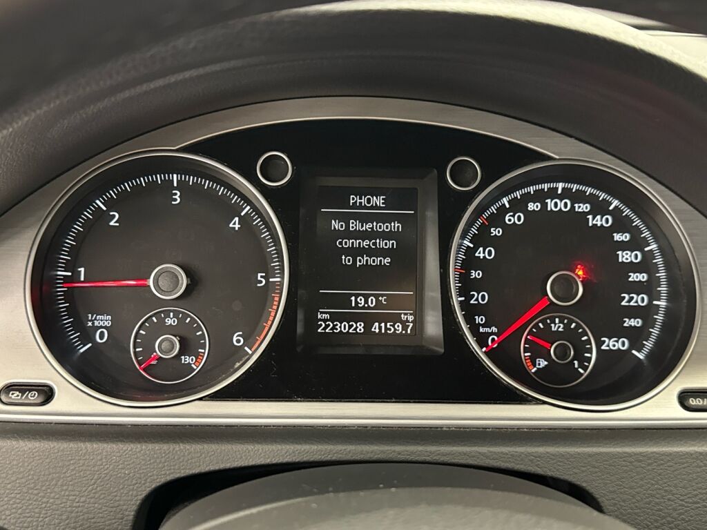 Volkswagen Passat 2013 Harmaa