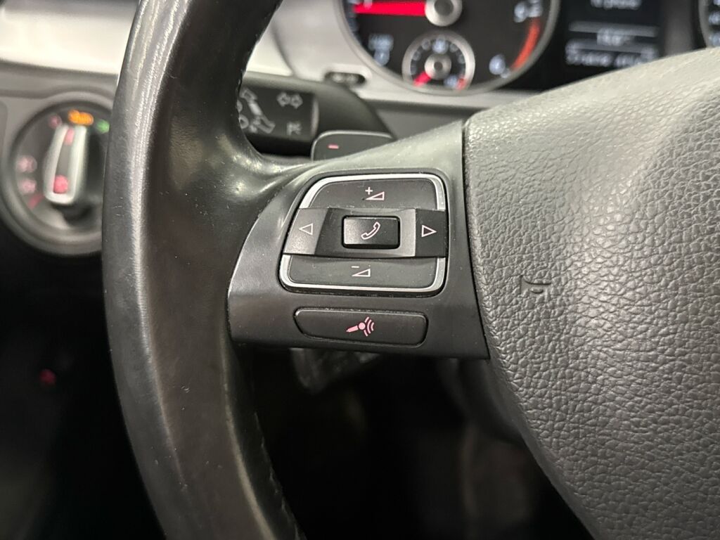 Volkswagen Passat 2013 Harmaa