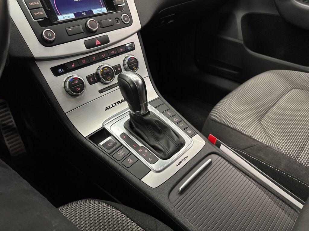 Volkswagen Passat 2013 Harmaa