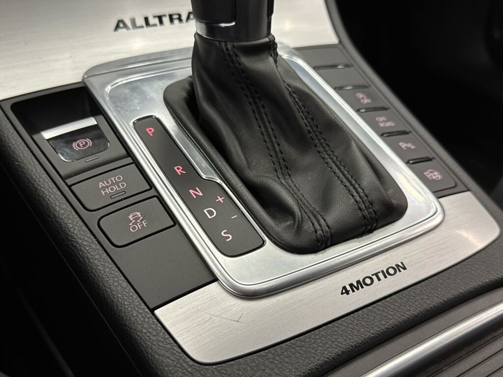 Volkswagen Passat 2013 Harmaa