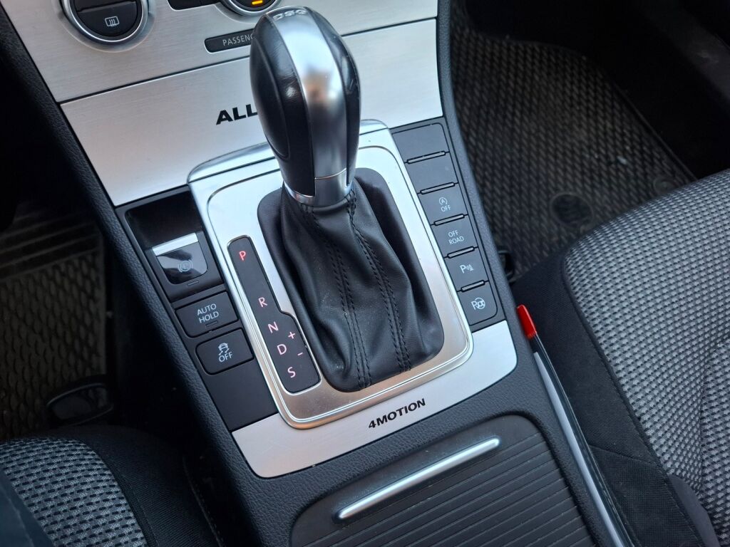 Volkswagen Passat 2013 Harmaa