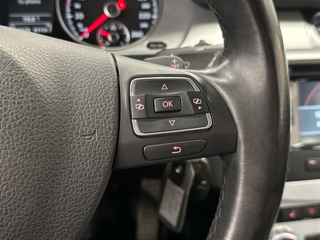 Volkswagen Passat 2013 Harmaa