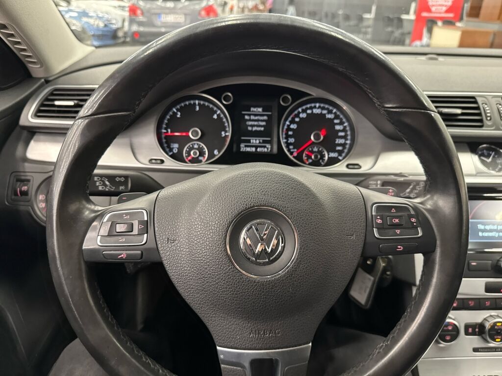 Volkswagen Passat 2013 Harmaa