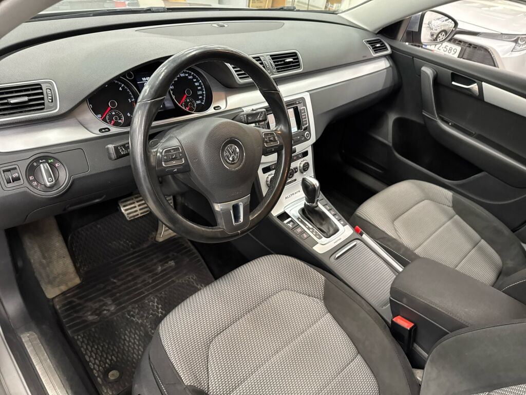 Volkswagen Passat 2013 Harmaa