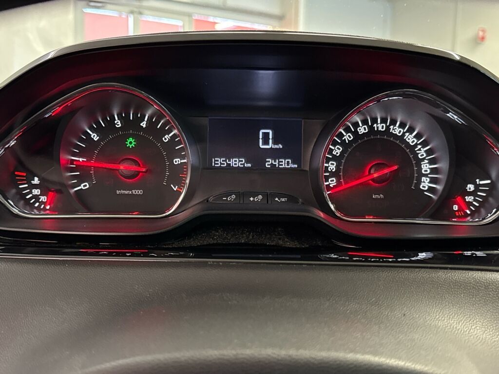 Peugeot 208 2012 Musta