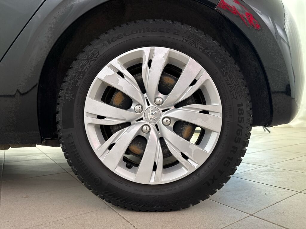 Peugeot 208 2012 Musta