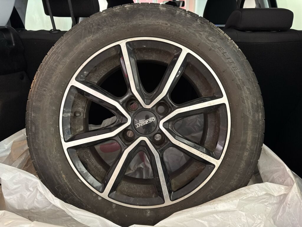 Peugeot 208 2012 Musta