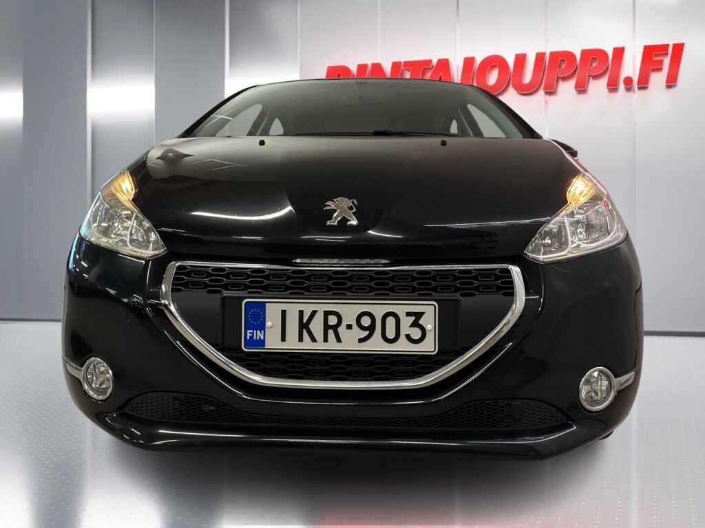Peugeot 208 2012 Musta