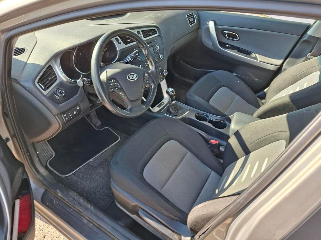 Kia Ceed 2012 Hopea