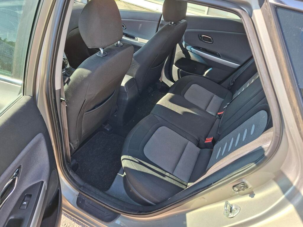 Kia Ceed 2012 Hopea