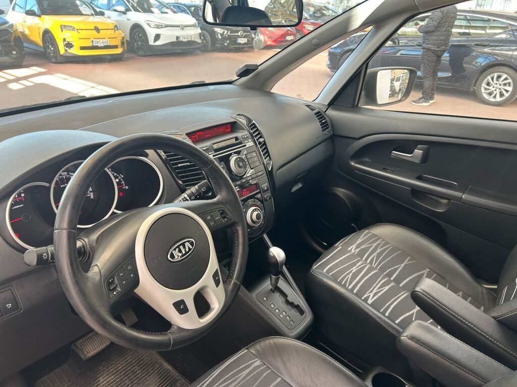 Kia Venga 2012 Musta