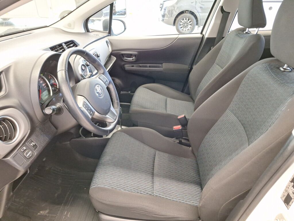 Toyota Yaris 2012 Valkoinen
