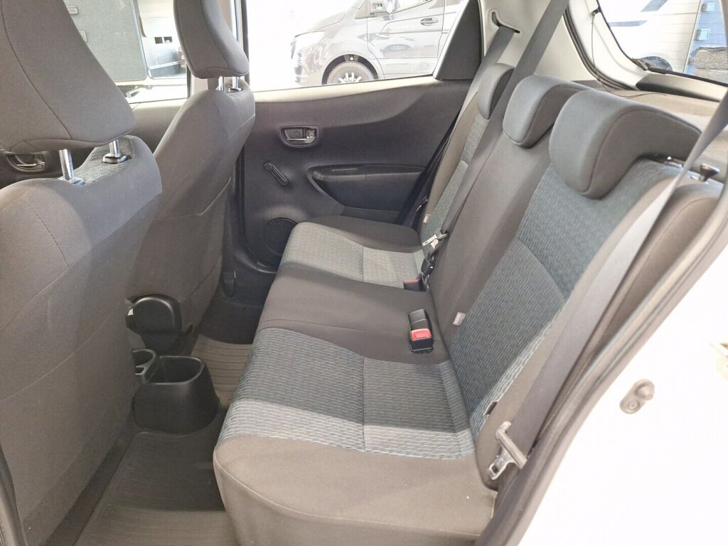 Toyota Yaris 2012 Valkoinen