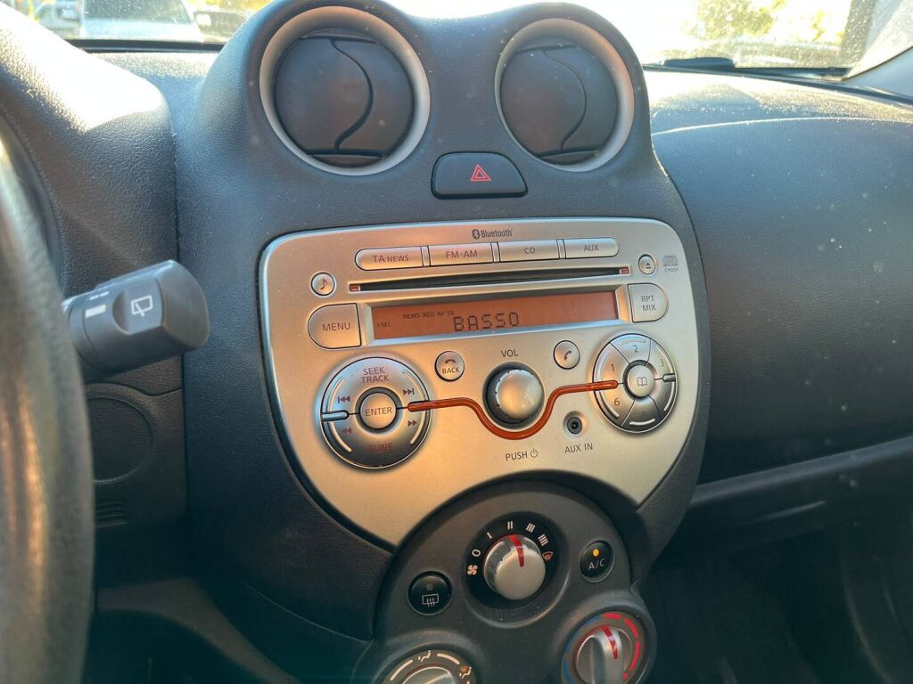 Nissan Micra 2012 Oranssi