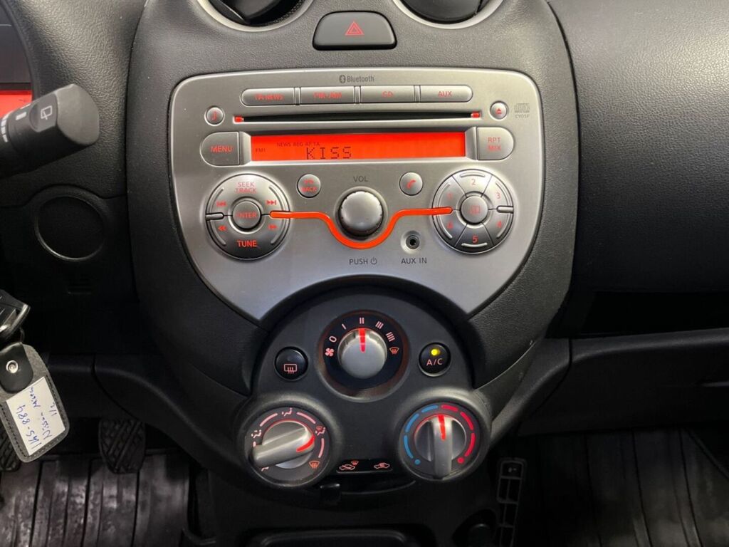 Nissan Micra 2012 Oranssi