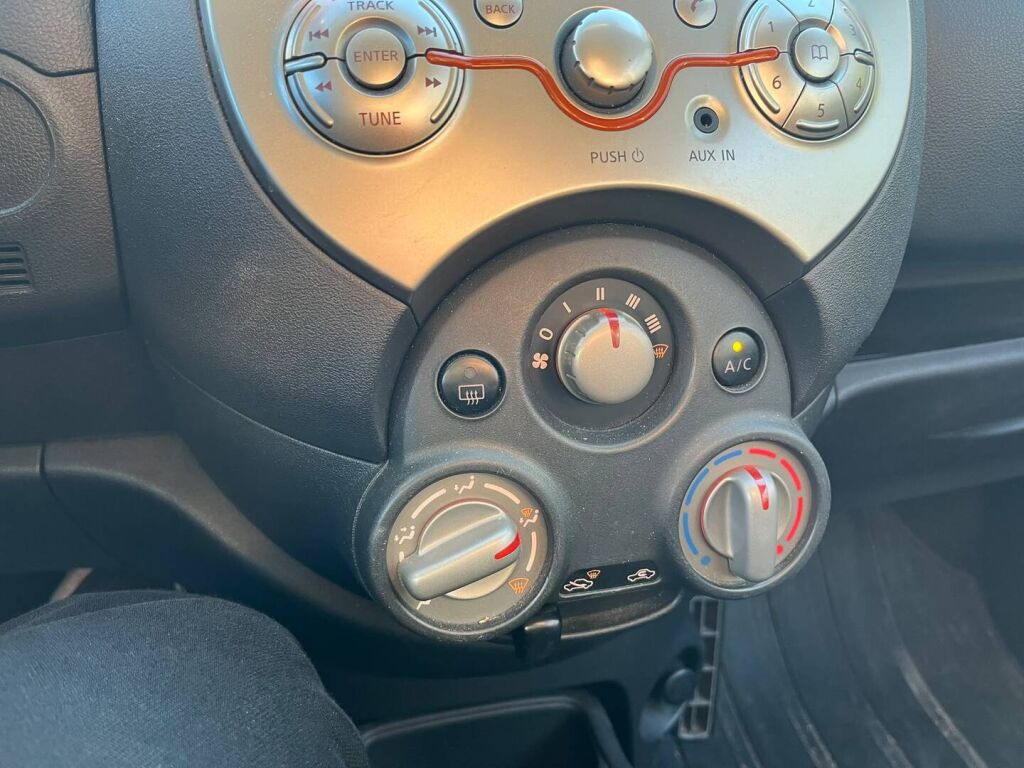 Nissan Micra 2012 Oranssi