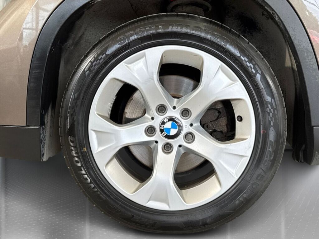 BMW X1 2013 Ruskea (beige)