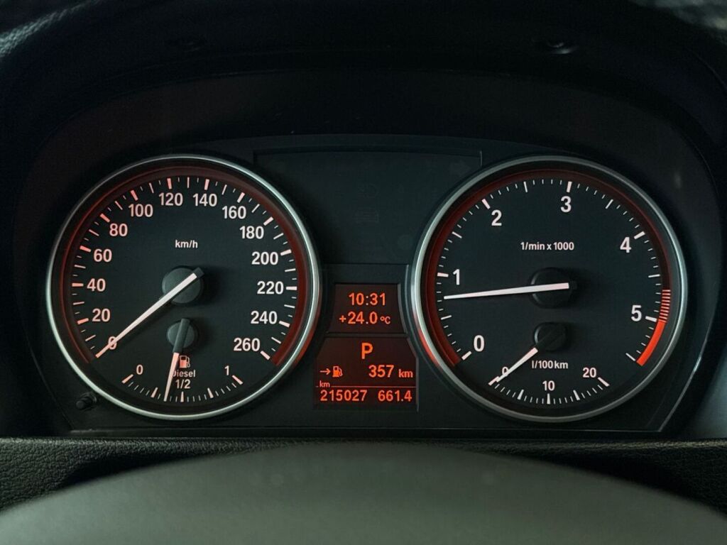 BMW X1 2013 Ruskea (beige)