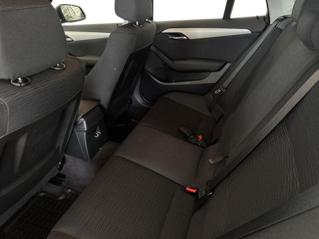 BMW X1 2013 Ruskea (beige)