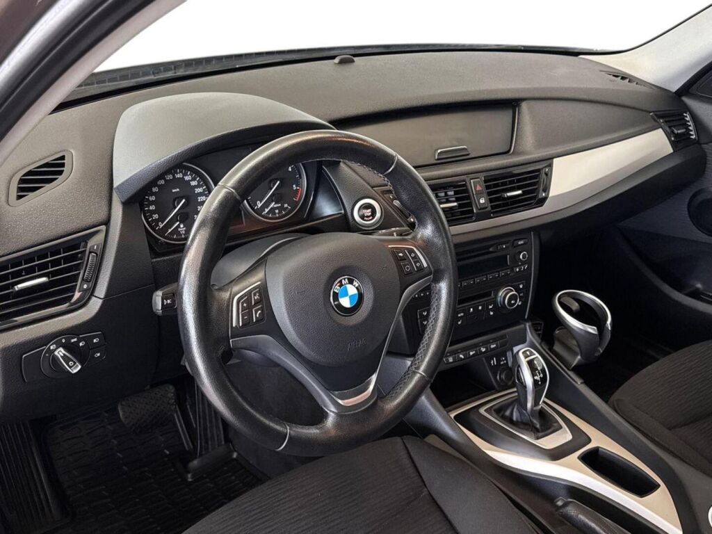 BMW X1 2013 Ruskea (beige)
