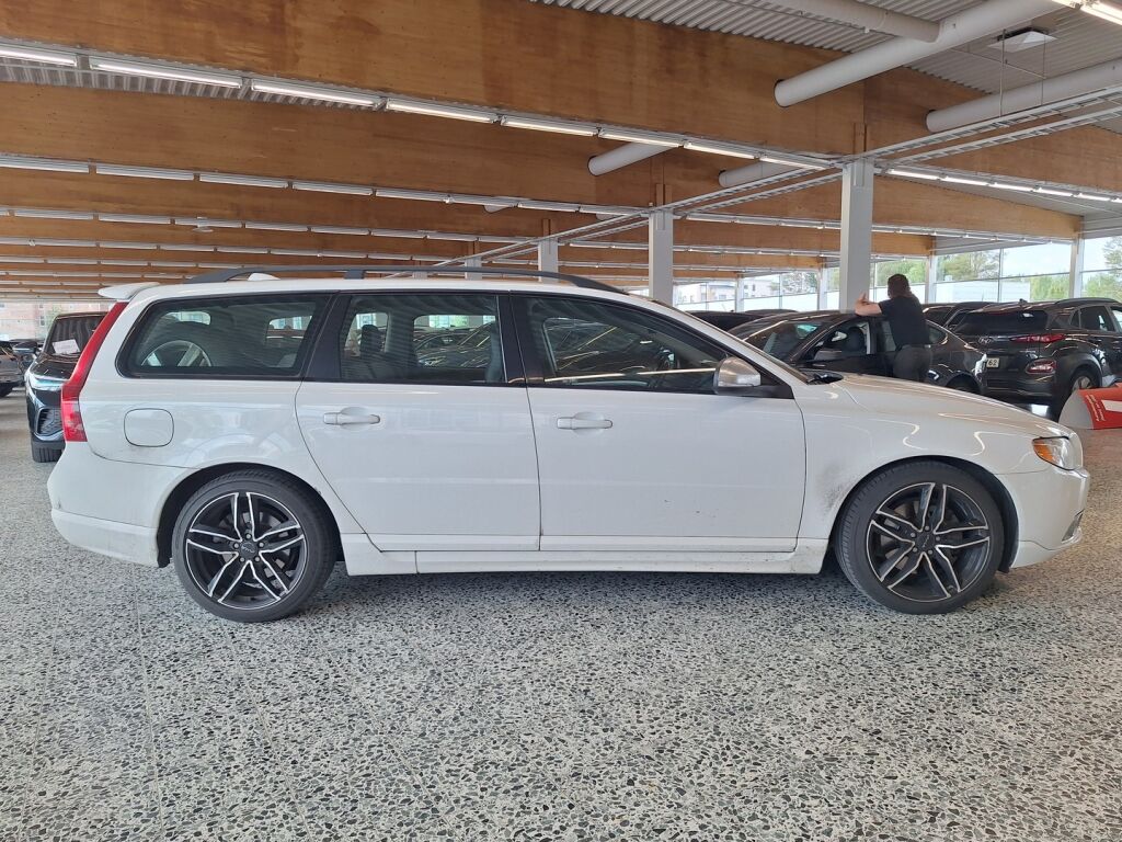 Volvo V70 2012 Valkoinen