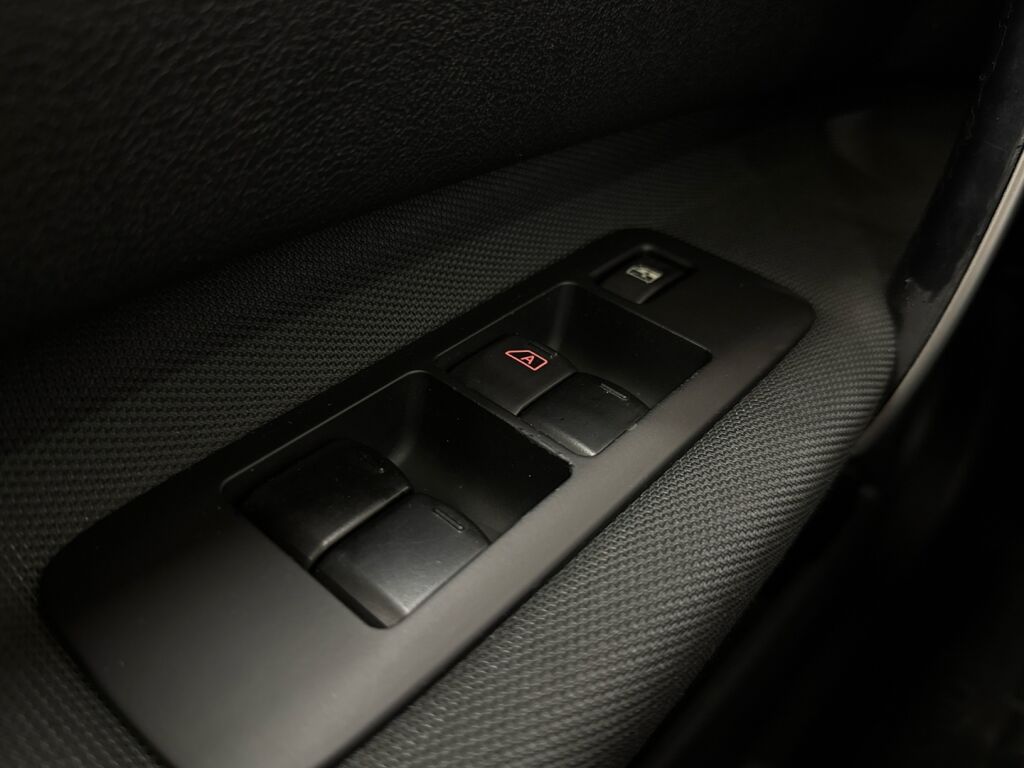 Nissan Qashqai+2 2012 Punainen